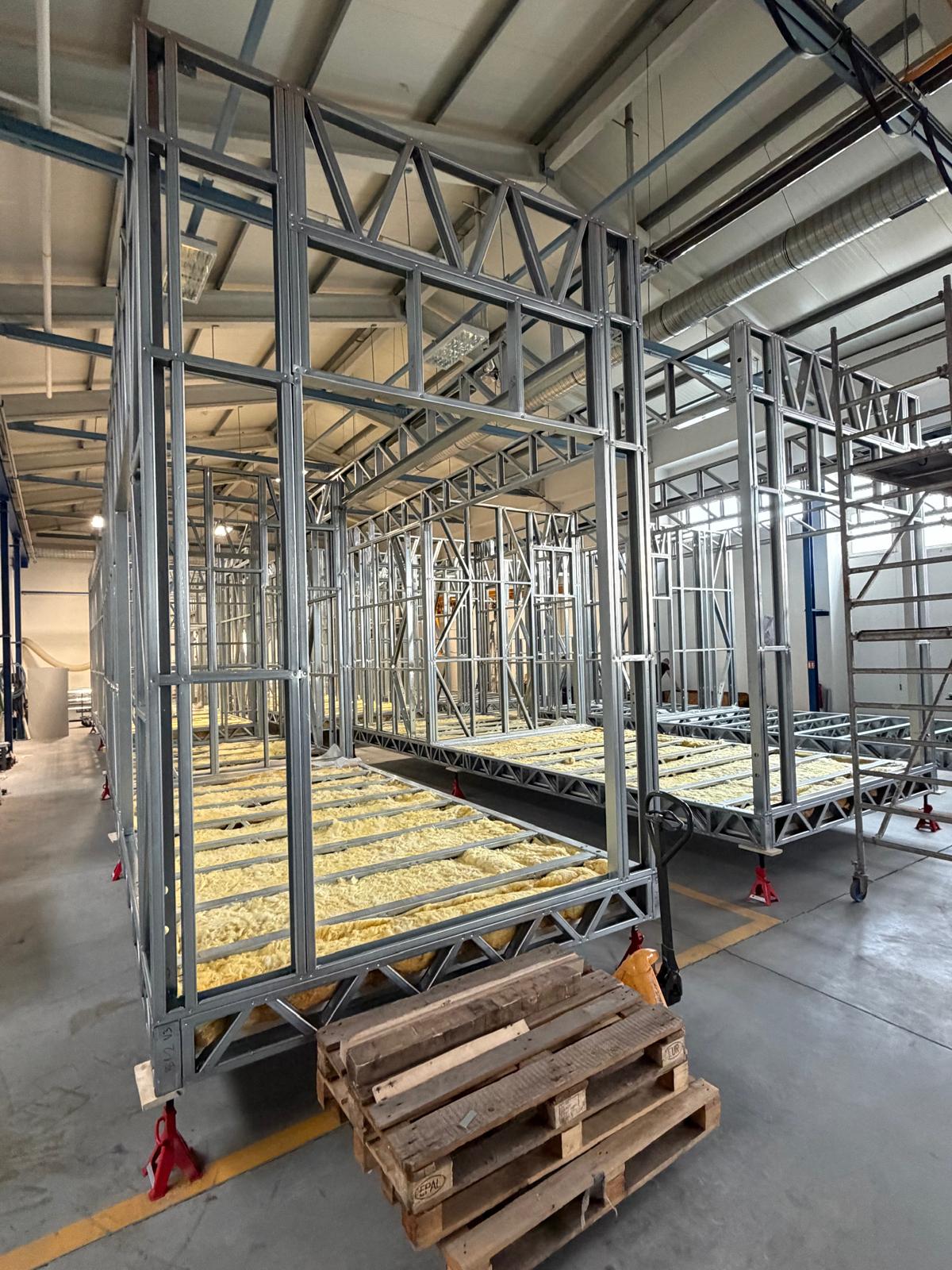 Modularna LGSF konstrukcija otroške skupine v proizvodni hali Skymax Living