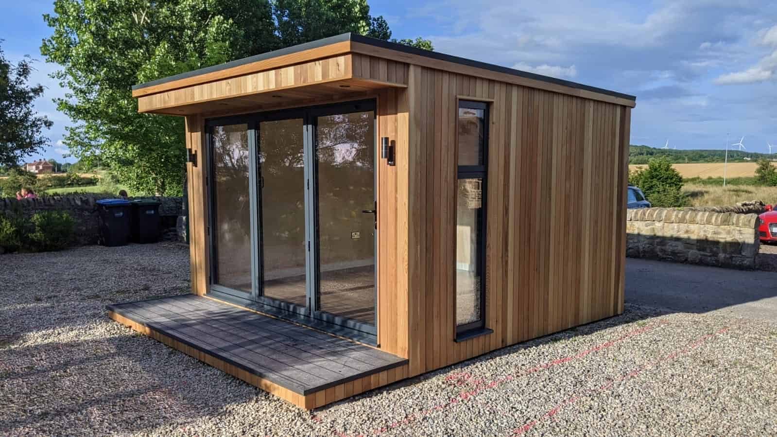 Garden house from steel structure